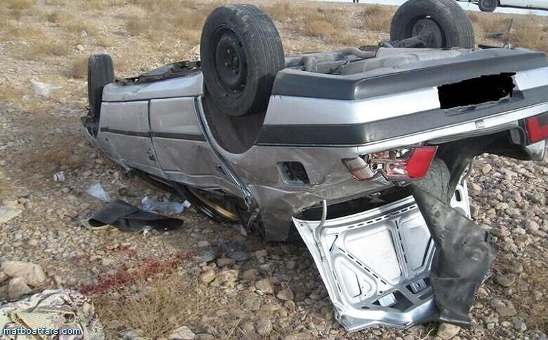 واژگونی خودروی اتباع خارجی غیرمجاز در فسا یک کشته و ۱۱ زخمی برجای گذاشت