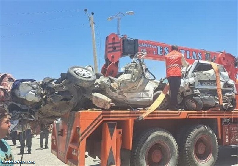تصادف وحشتناک تریلی با ۲۵ خودرو در محور یاسوج ـ شیراز‌