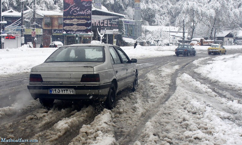 برف و باران در جاده‌های ۵ استان