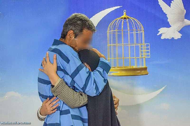 یک بانوی خیر ۲ زندانی را در شیراز آزاد کرد